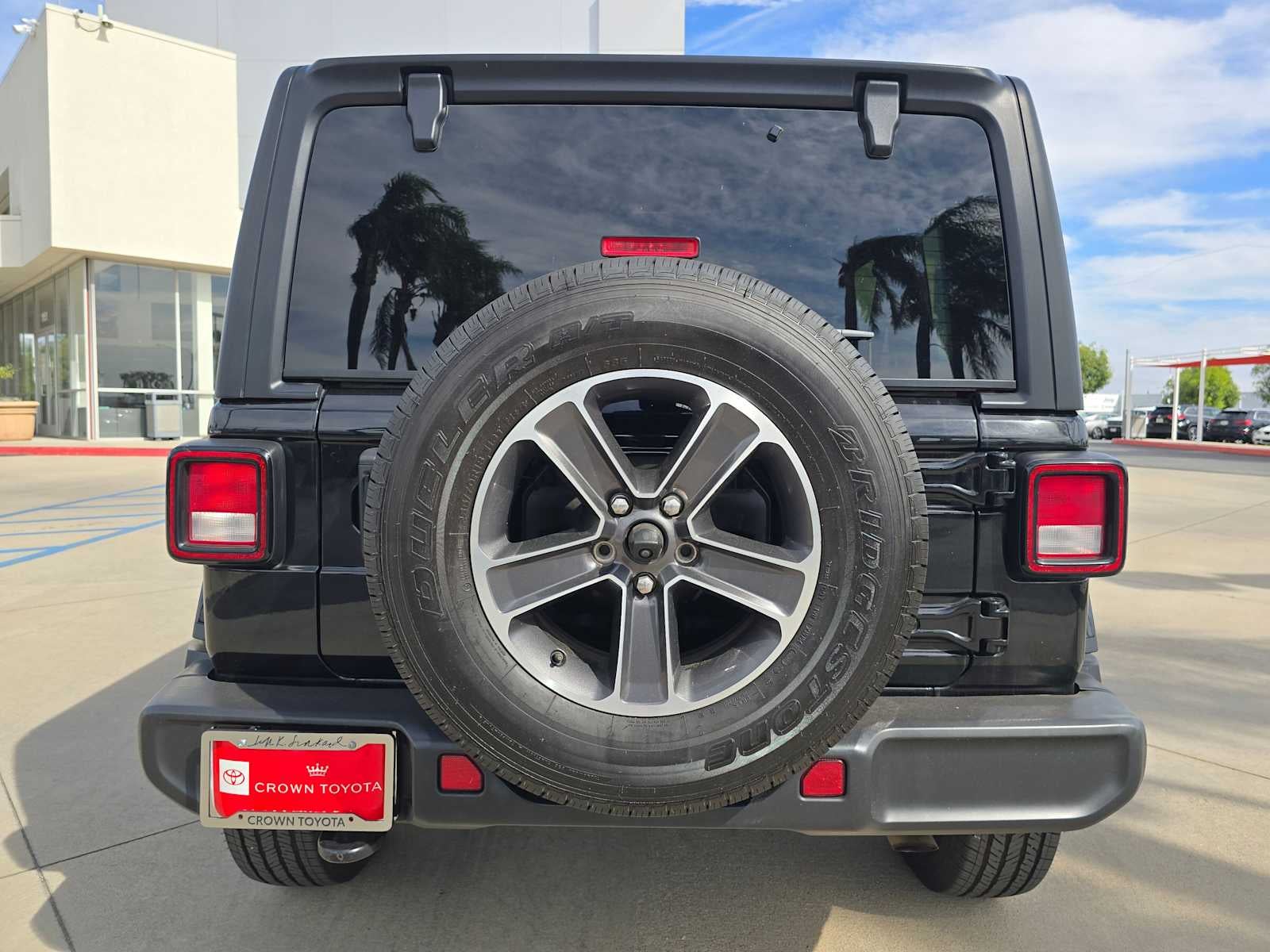 2023 Jeep Wrangler 4-Door Sahara - Photo 13