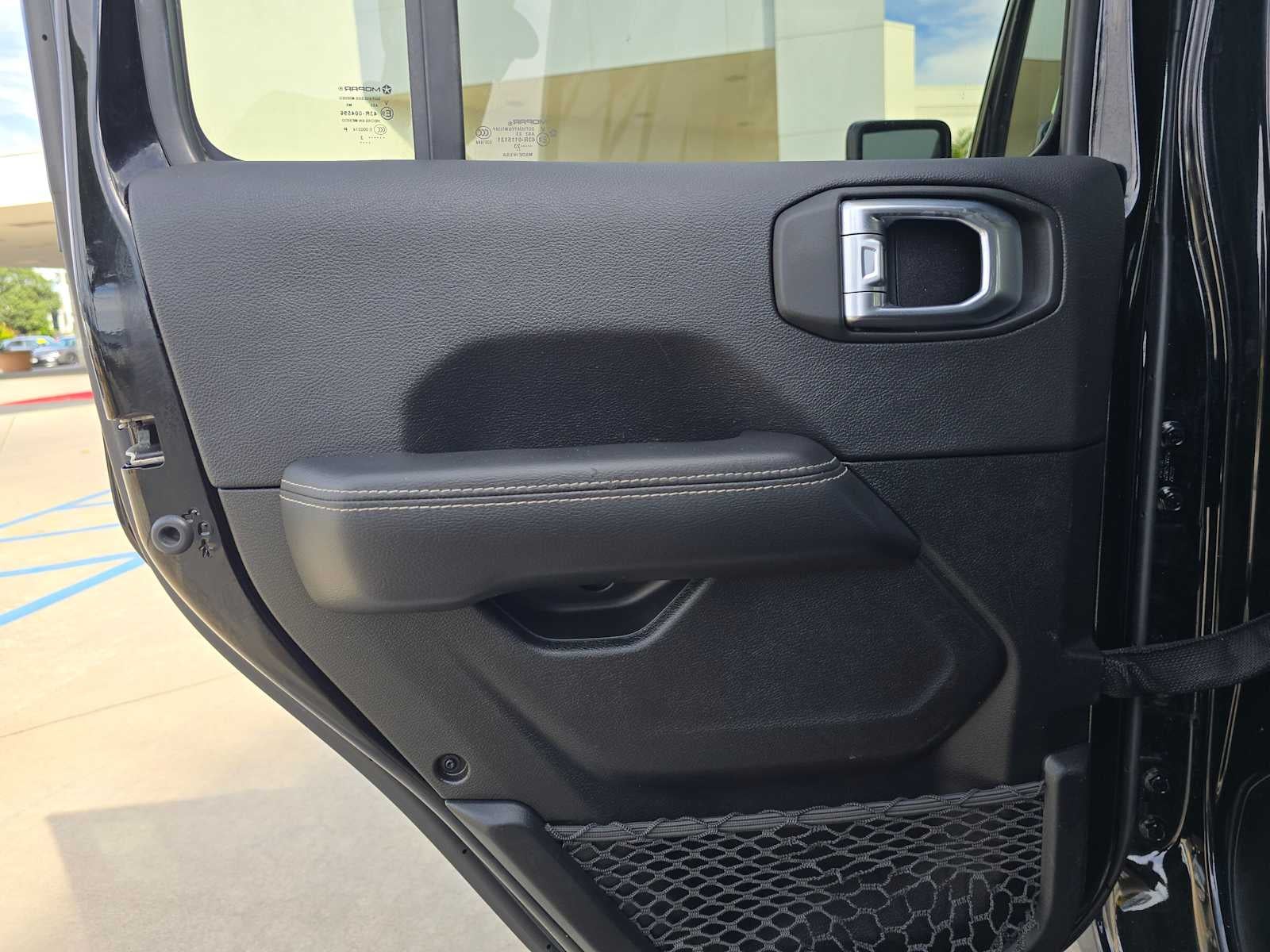 2023 Jeep Wrangler 4-Door Sahara - Photo 15