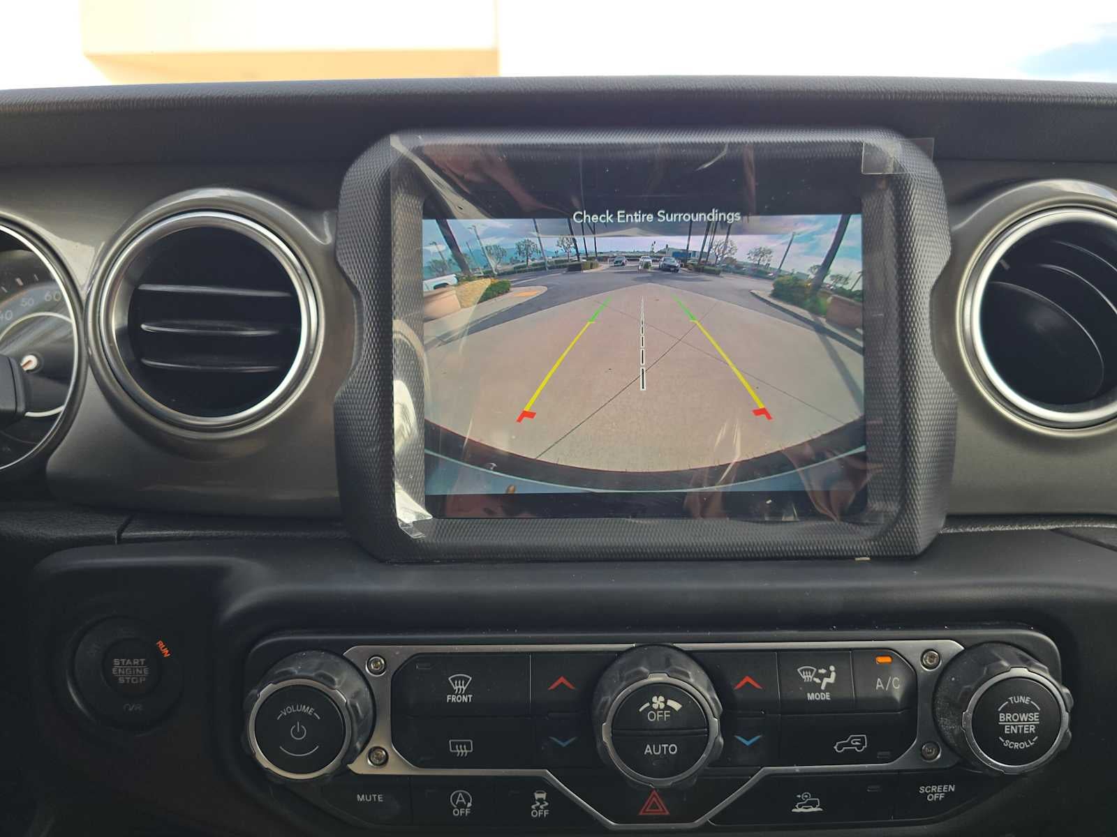 2023 Jeep Wrangler 4-Door Sahara - Photo 26