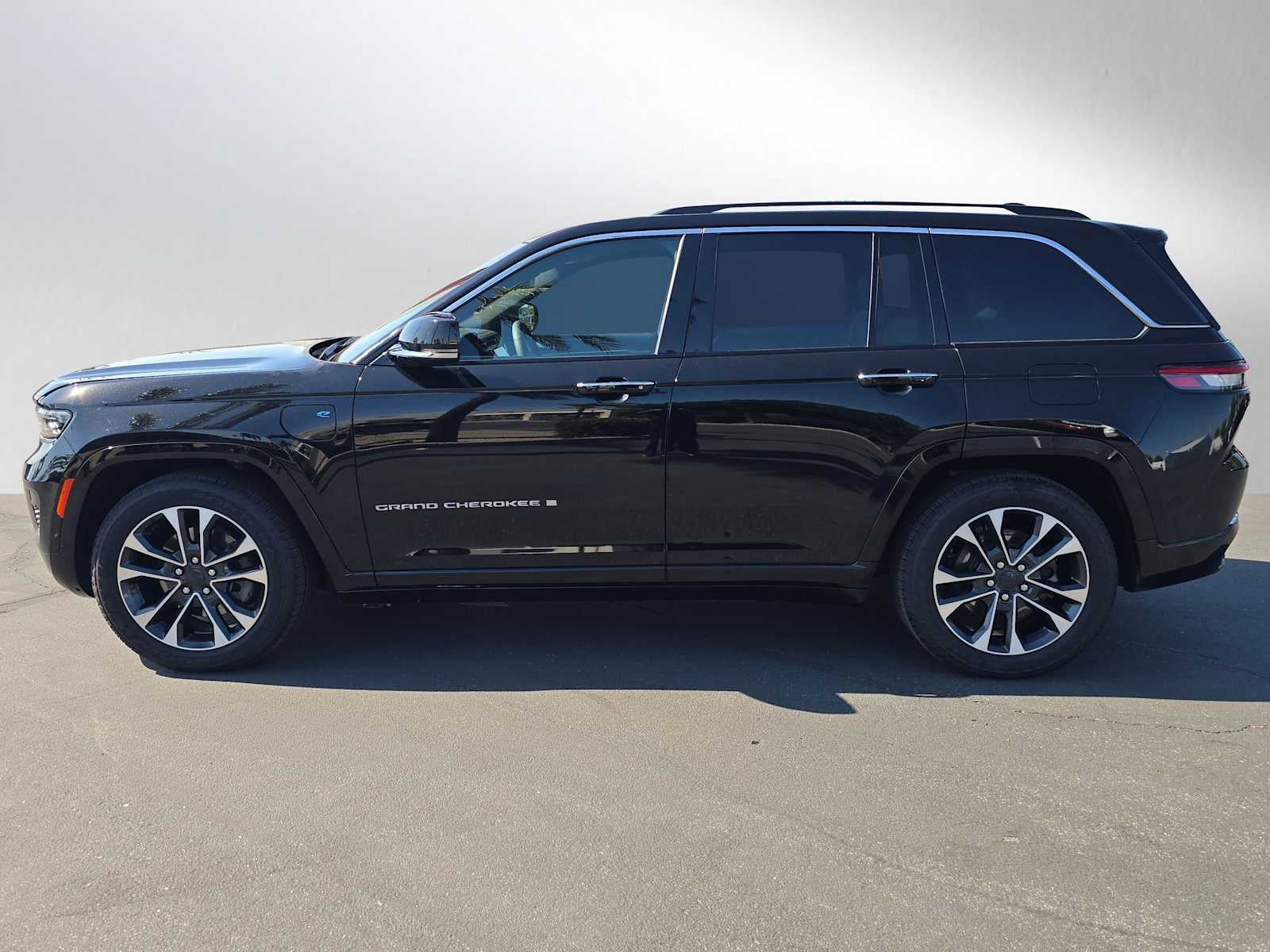 2022 Jeep Grand Cherokee 4xe Overland