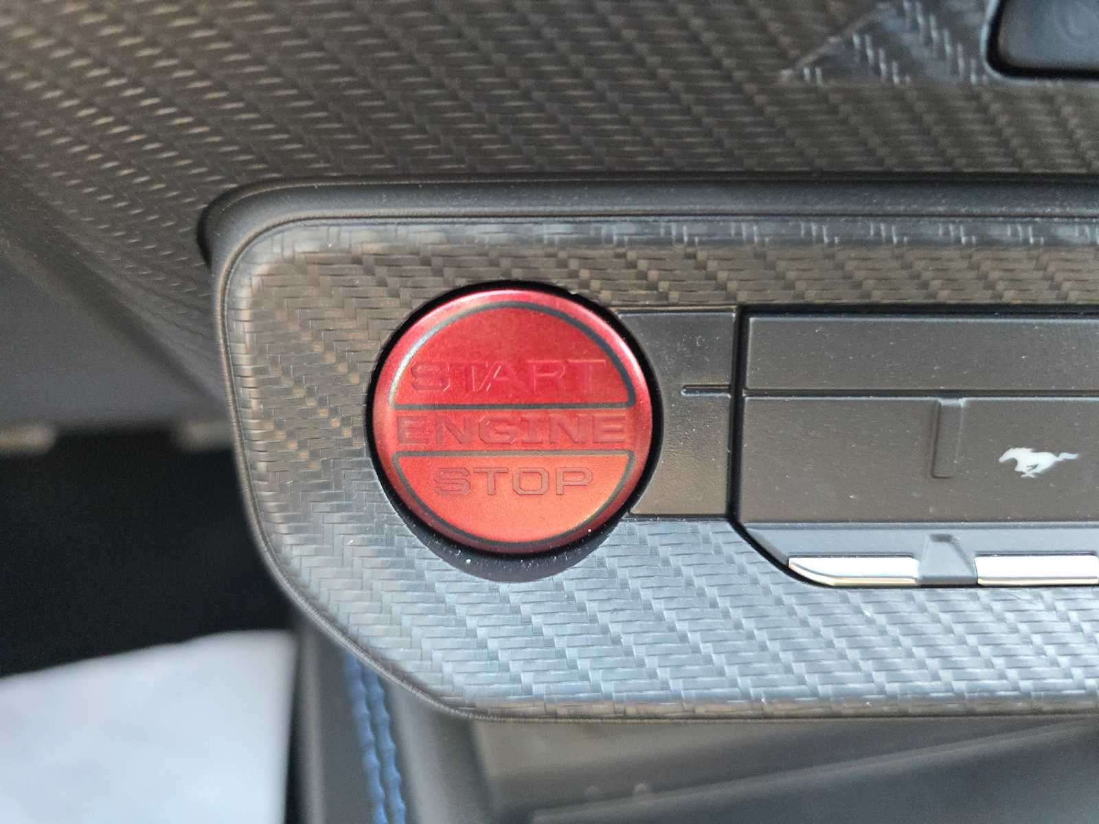 2025 Ford Mustang Dark Horse