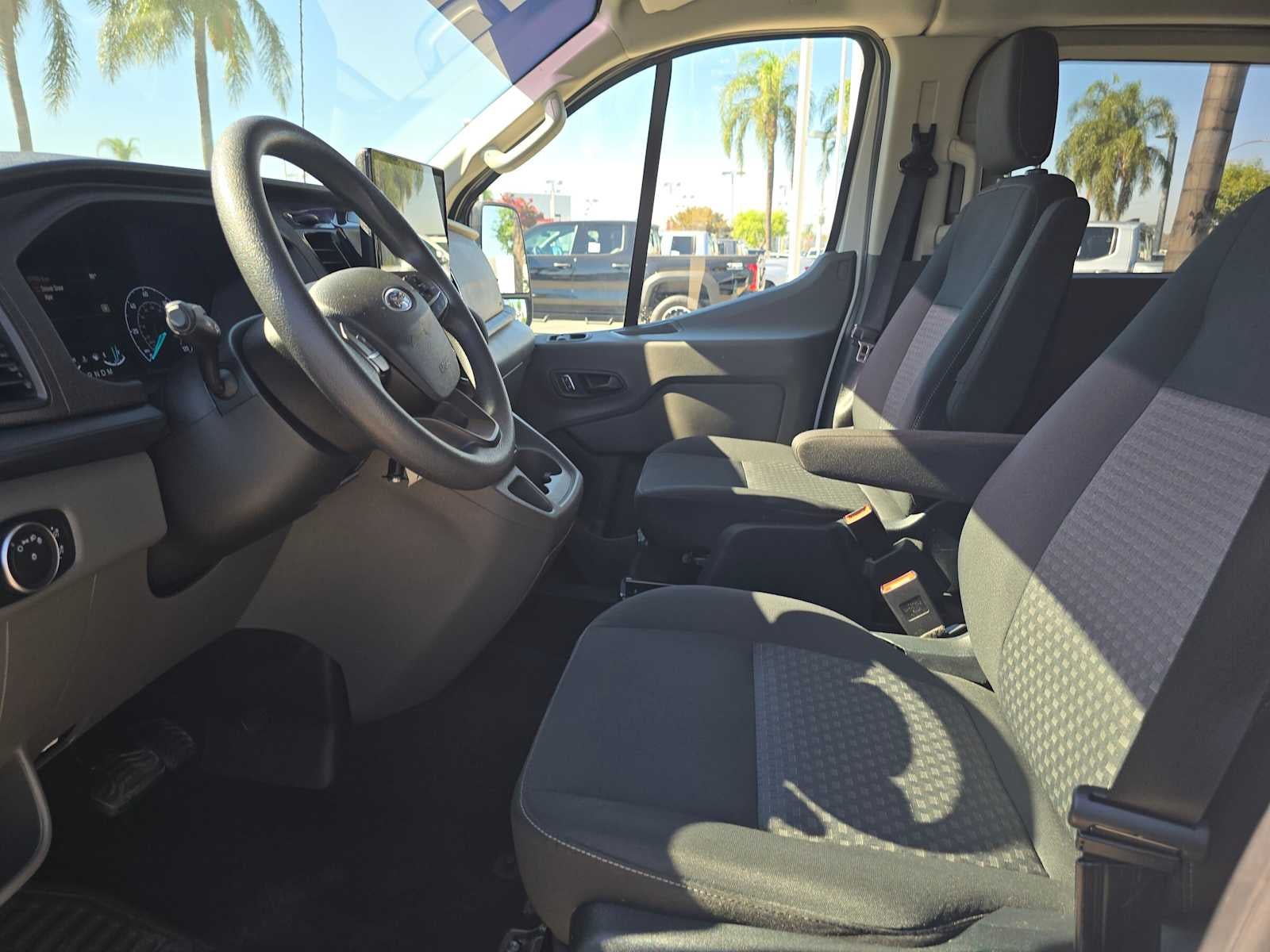 2023 Ford Transit Passenger Wagon XLT