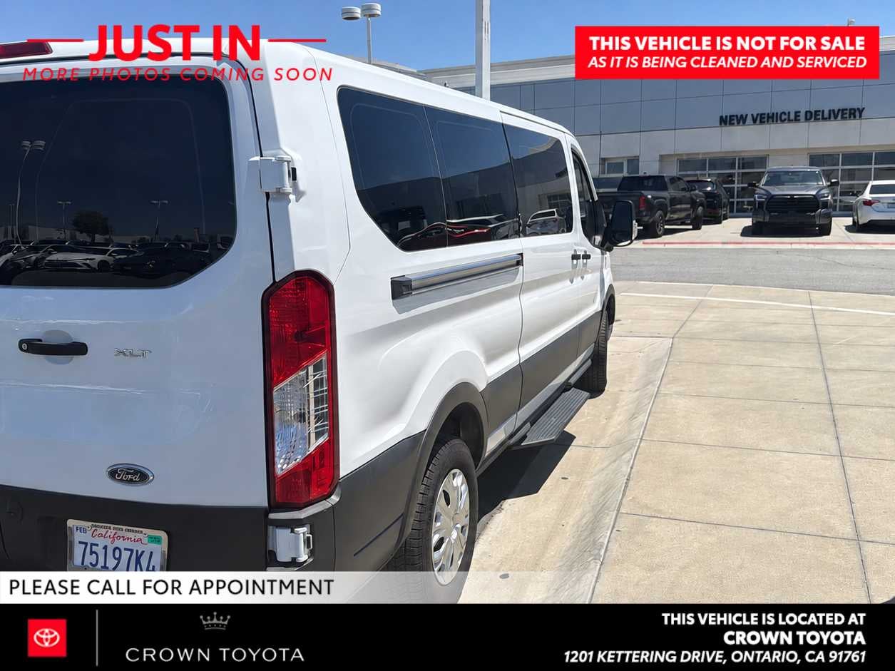 2023 Ford Transit Passenger Wagon XLT