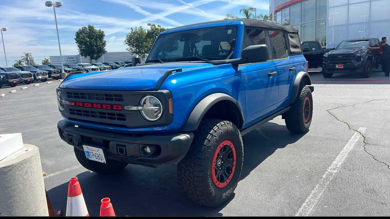 2023 Ford Bronco Base