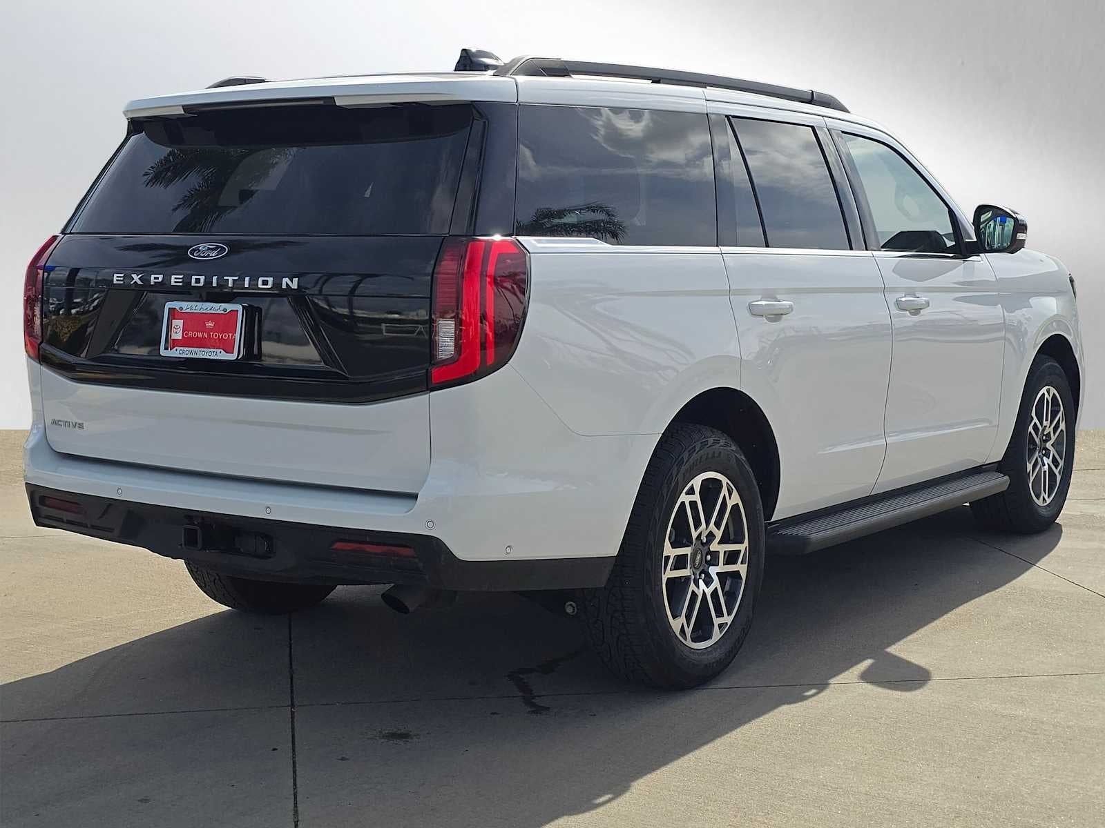 2025 Ford Expedition Active