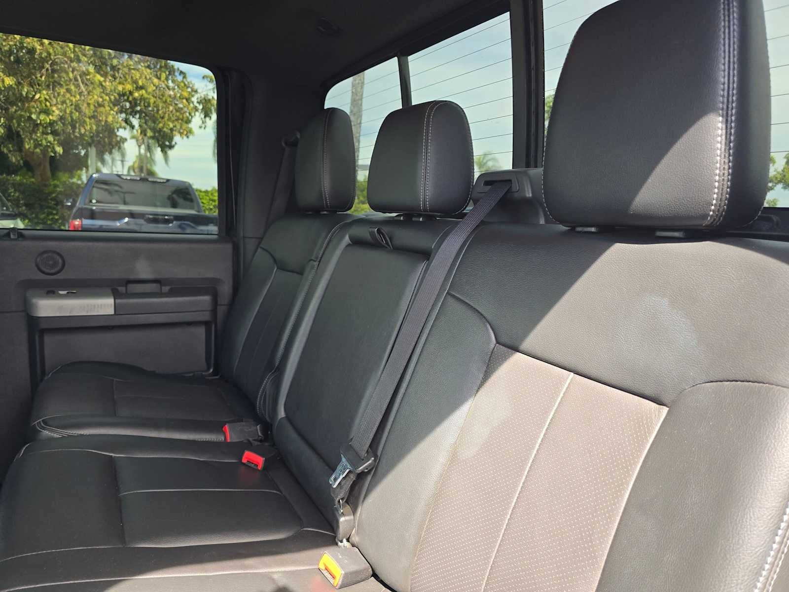 2015 Ford Super Duty F-350 SRW Lariat