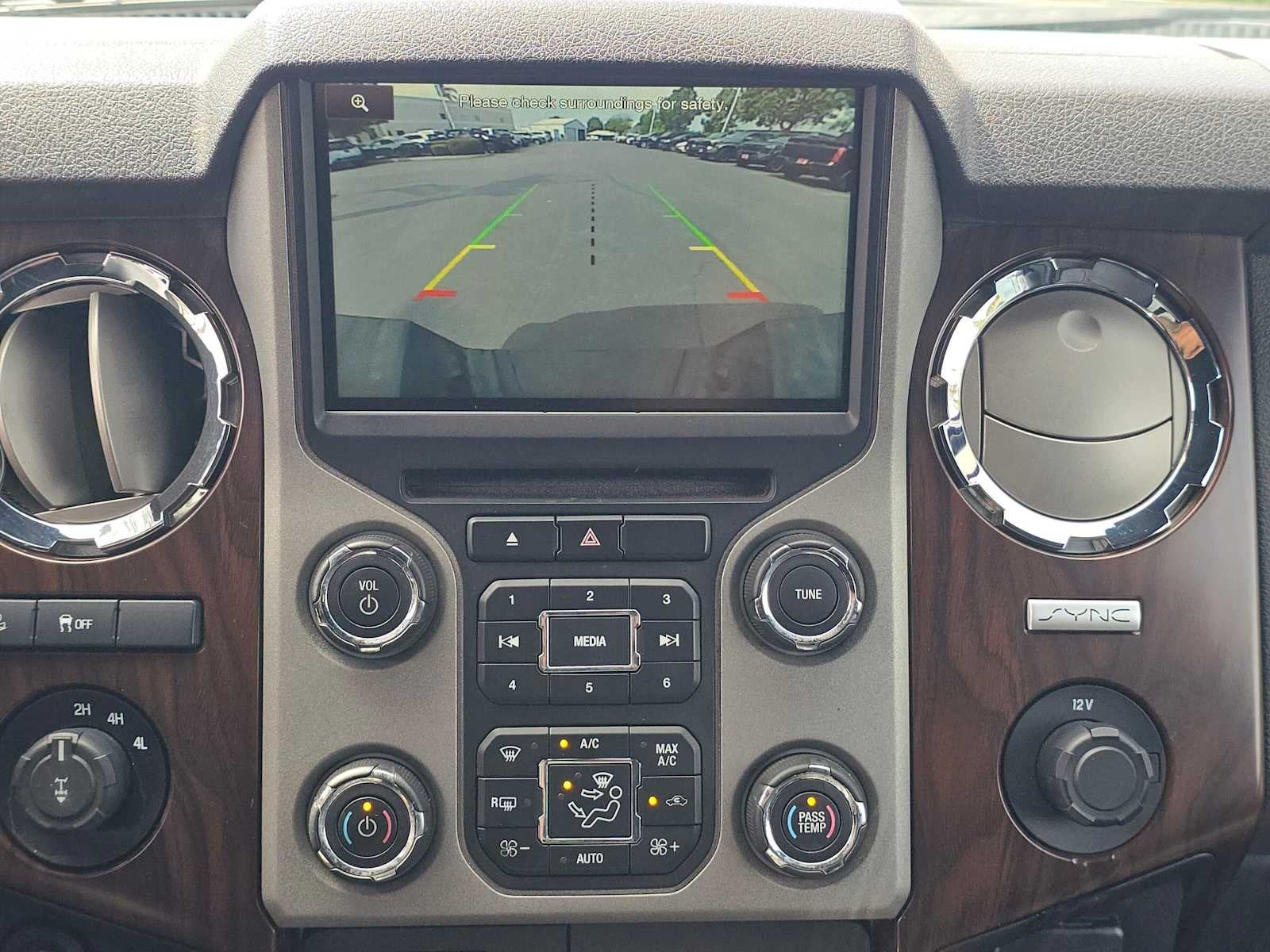 2015 Ford Super Duty F-350 SRW Lariat