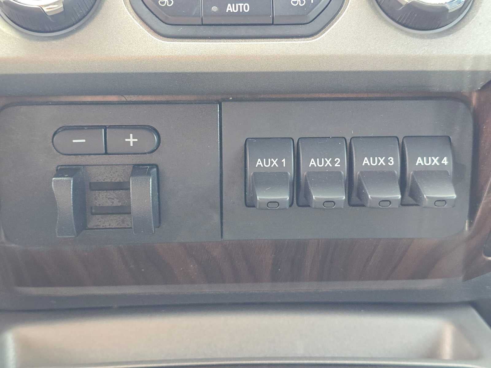 2015 Ford Super Duty F-350 SRW Lariat