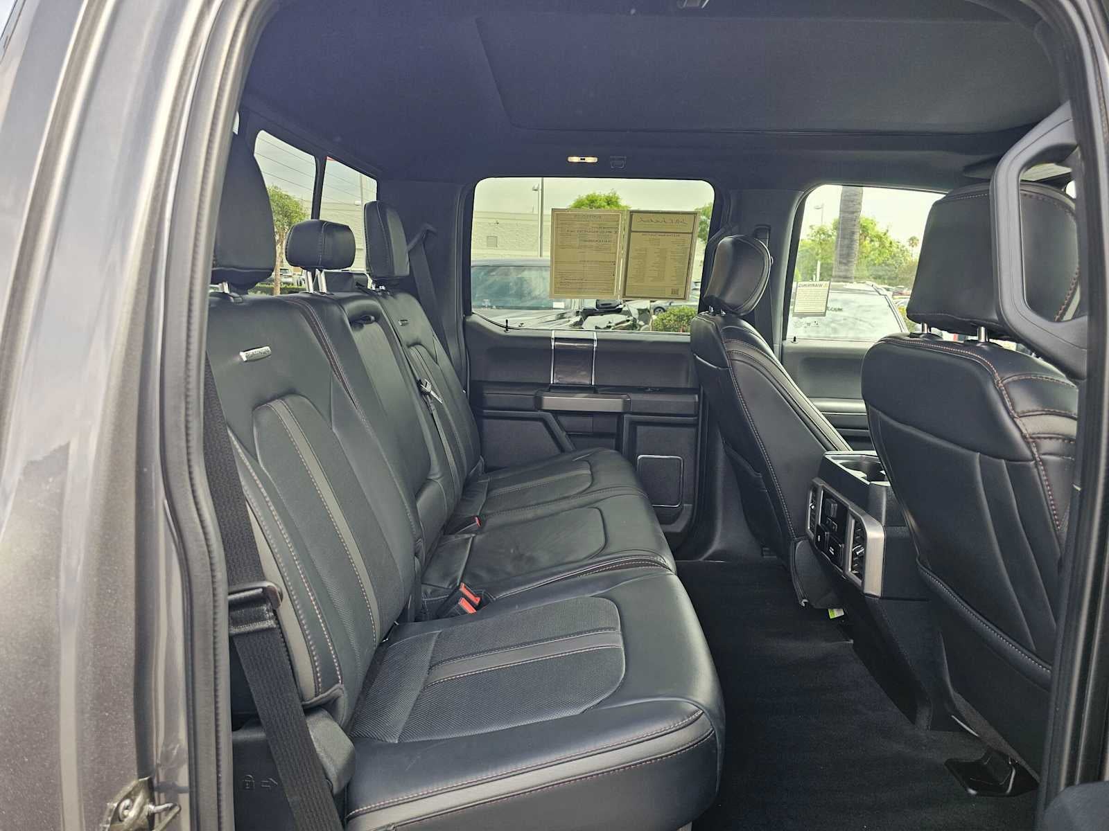 2022 Ford Super Duty F-350 SRW Pickup Platinum
