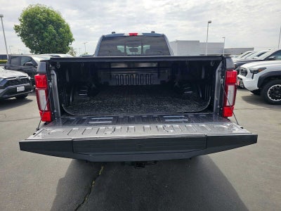 2022 Ford Super Duty F-350 SRW Pickup Platinum