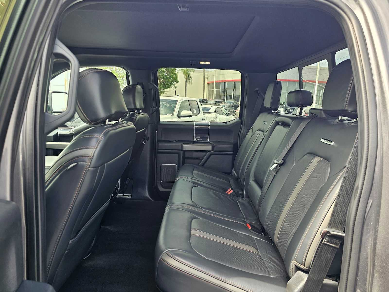 2022 Ford Super Duty F-350 SRW Pickup Platinum