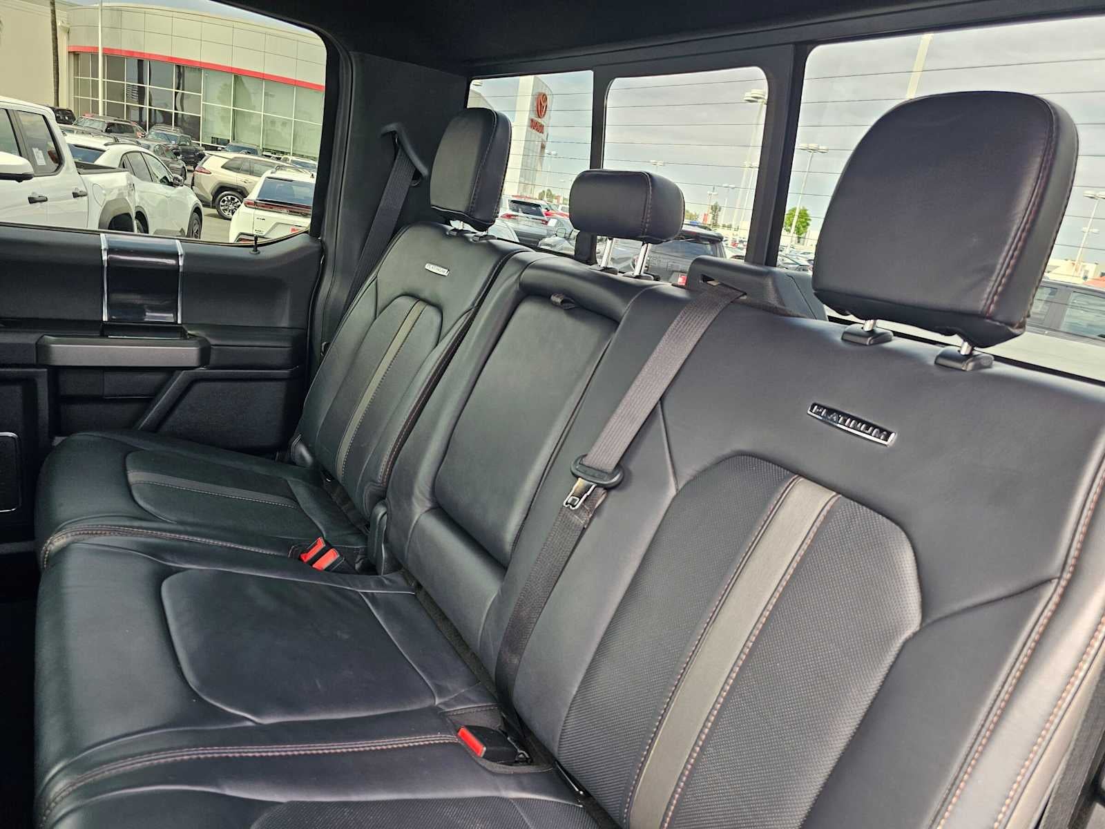 2022 Ford Super Duty F-350 SRW Pickup Platinum