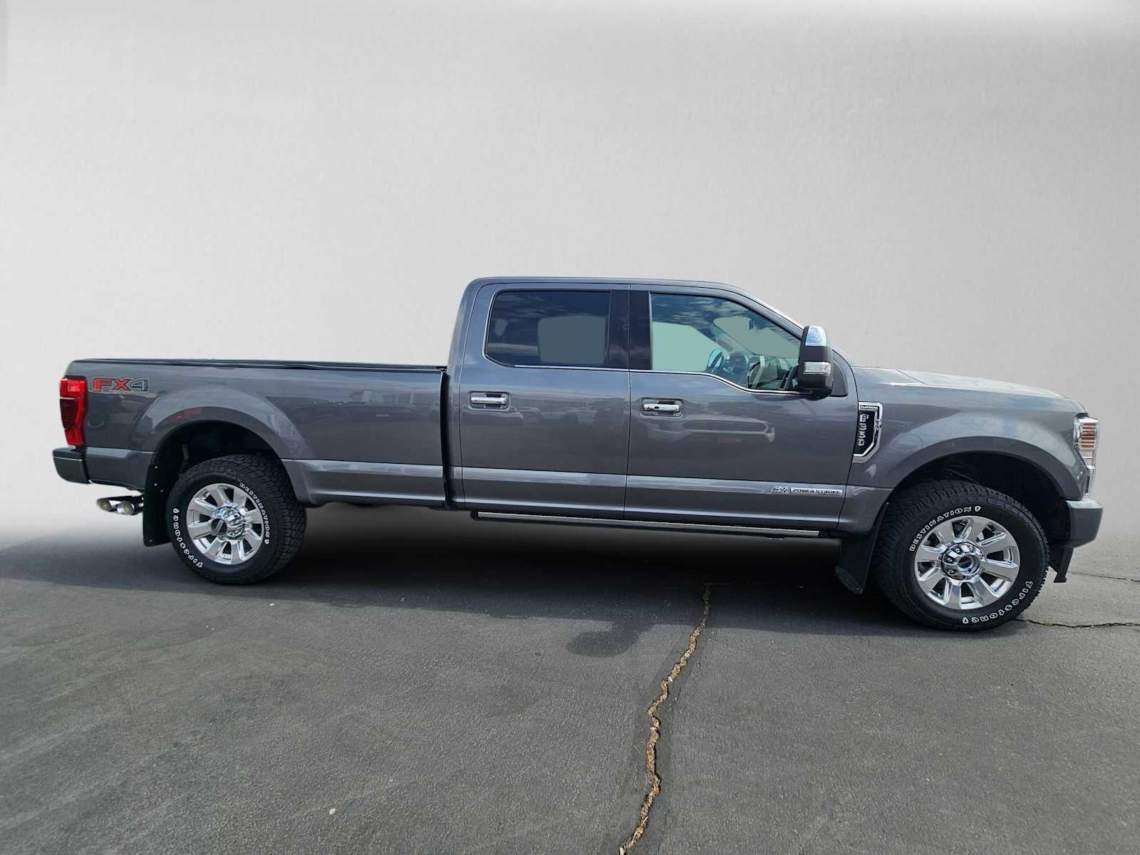 2022 Ford Super Duty F-350 SRW Pickup Platinum