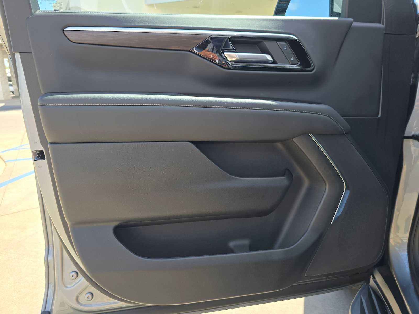 2025 Chevrolet Tahoe LS