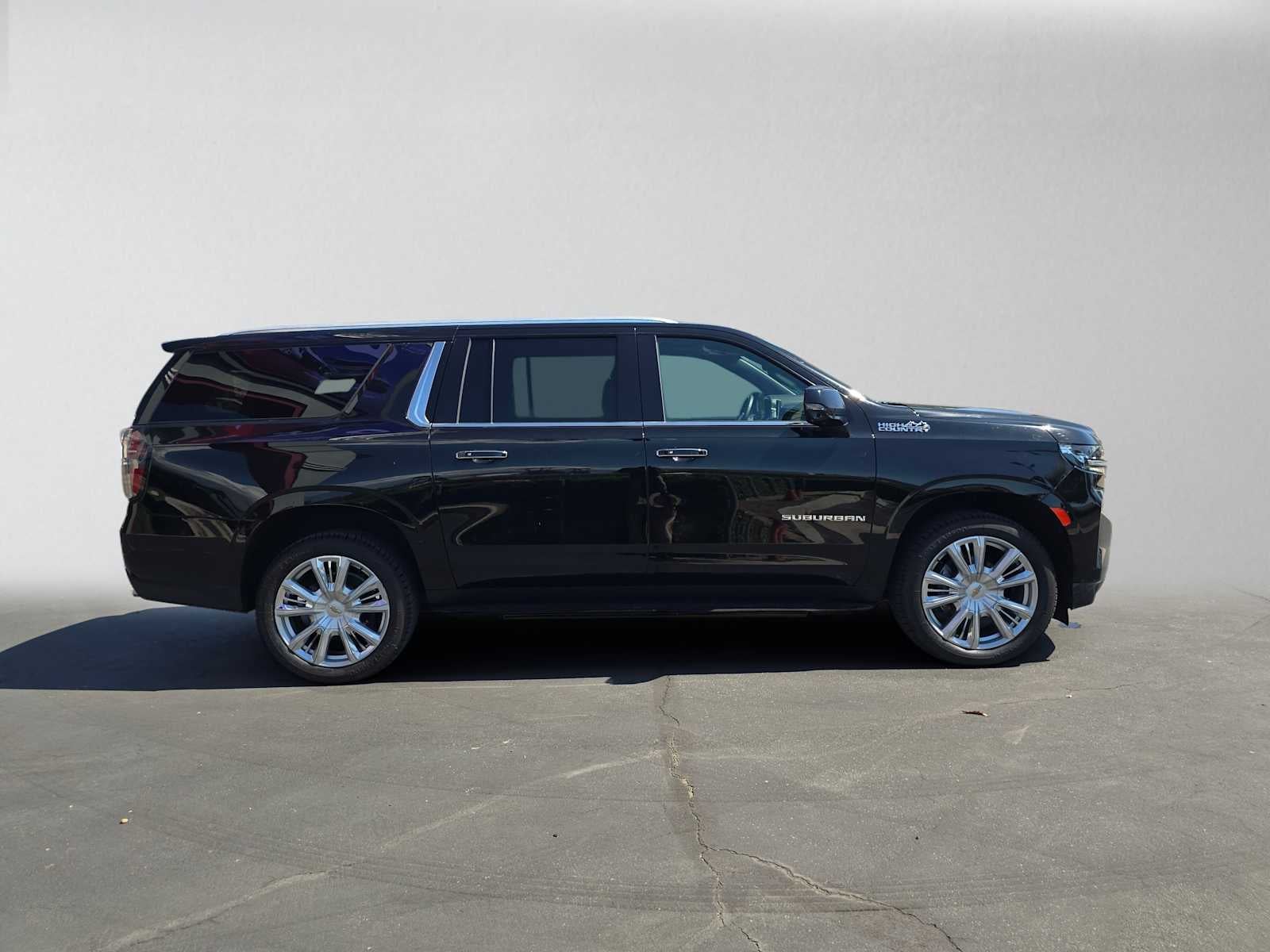 2023 Chevrolet Suburban High Country