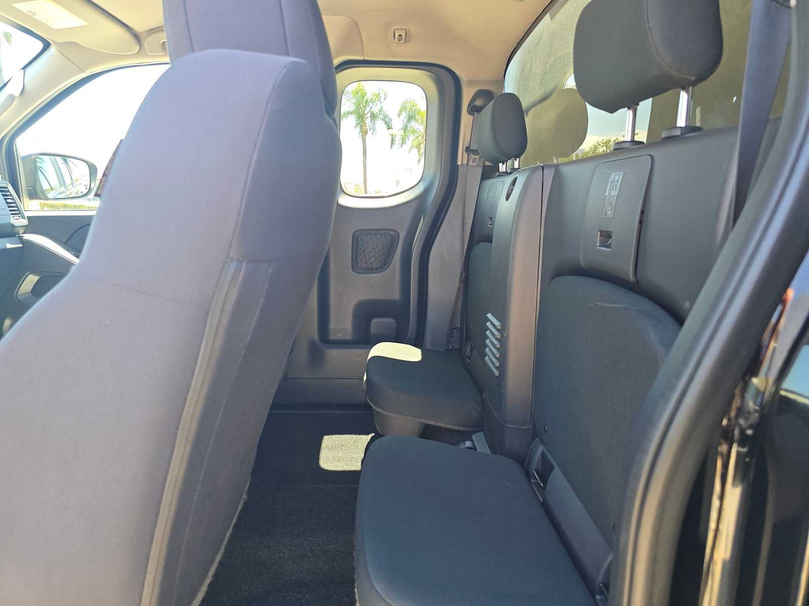 2022 Nissan Frontier S