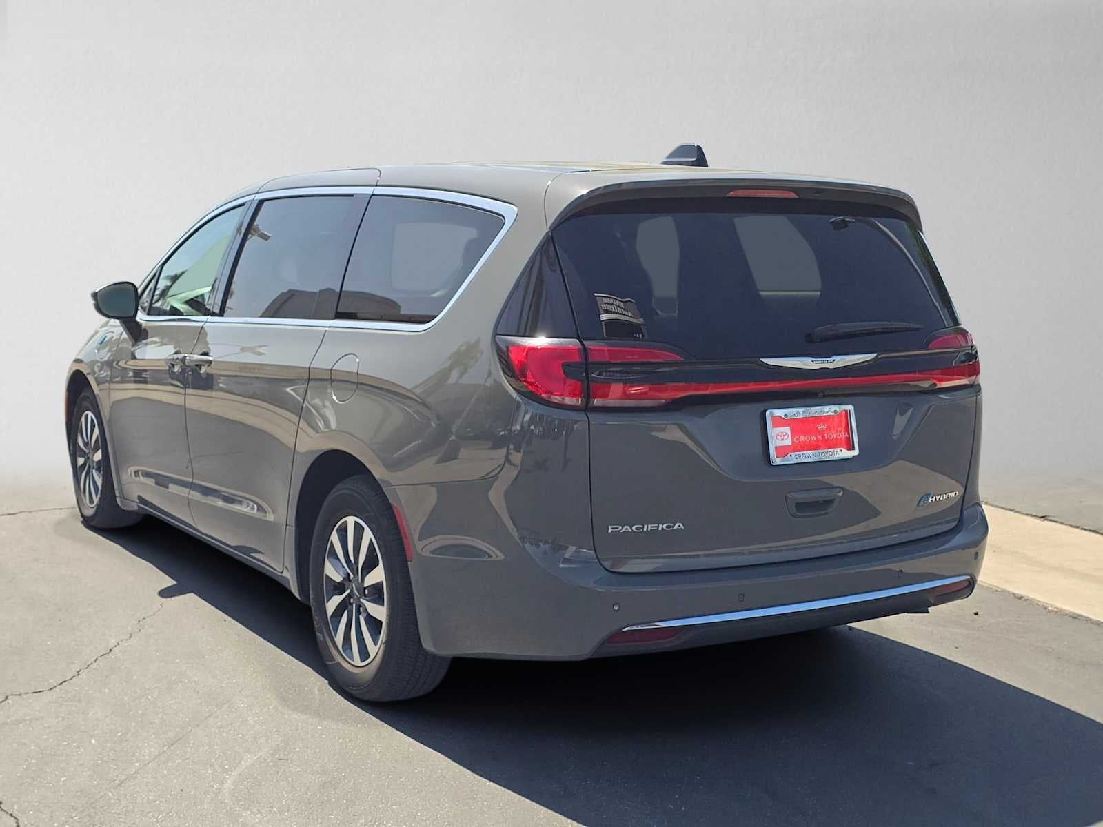2023 Chrysler Pacifica Hybrid Touring L