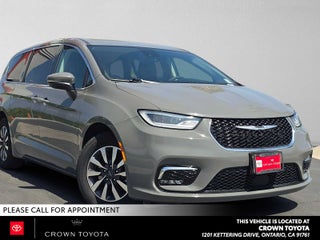 2023 Chrysler Pacifica Hybrid Touring L