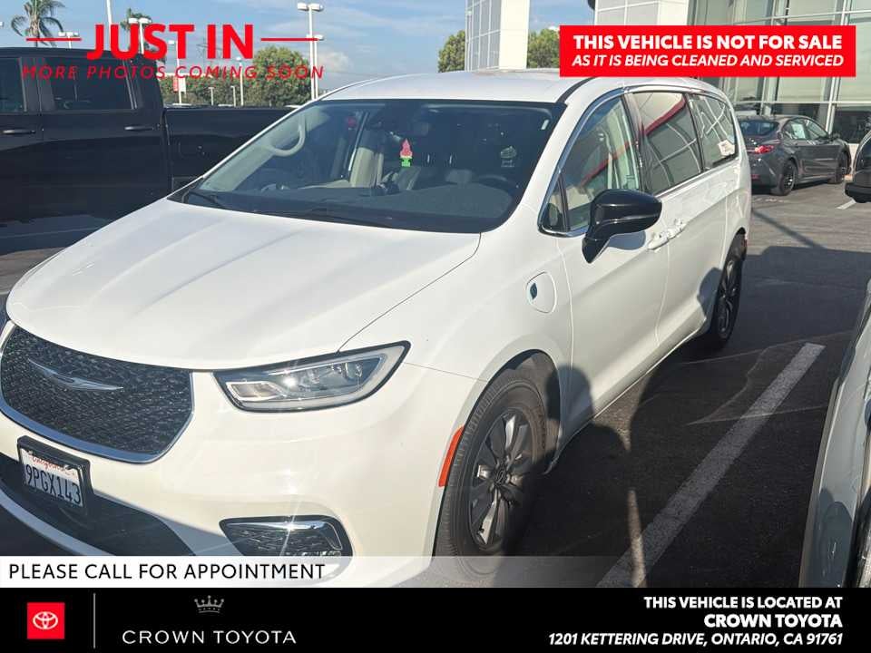 2024 Chrysler Pacifica Hybrid Select