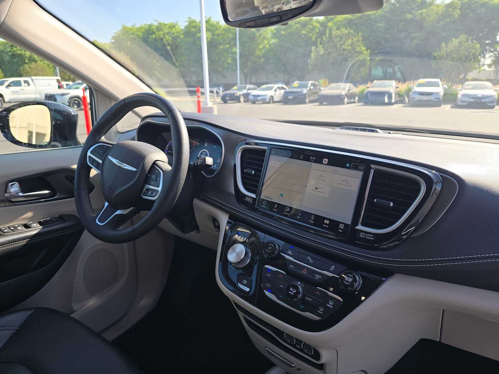 2024 Chrysler Pacifica Hybrid Select