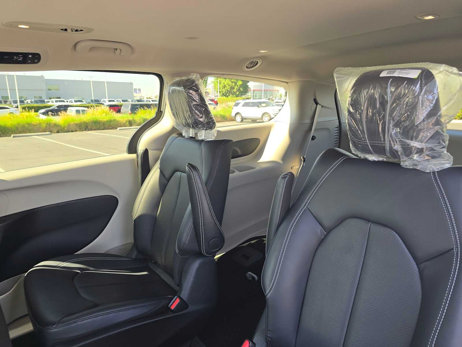 2024 Chrysler Pacifica Hybrid Select