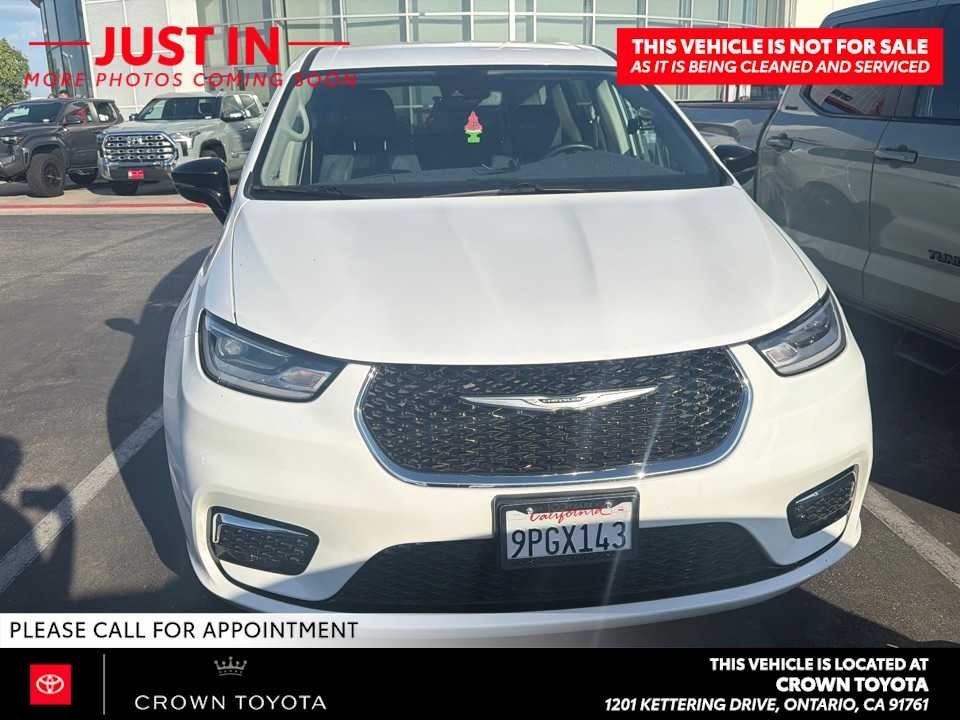 2024 Chrysler Pacifica Hybrid Select