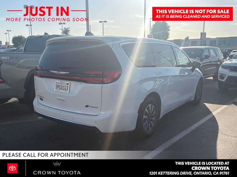 2024 Chrysler Pacifica Hybrid Select