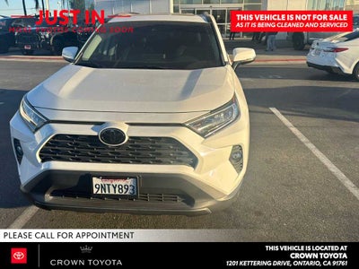 2020 Toyota RAV4 XLE Premium
