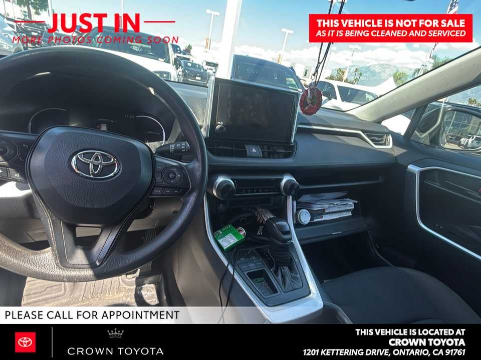 2023 Toyota RAV4 LE