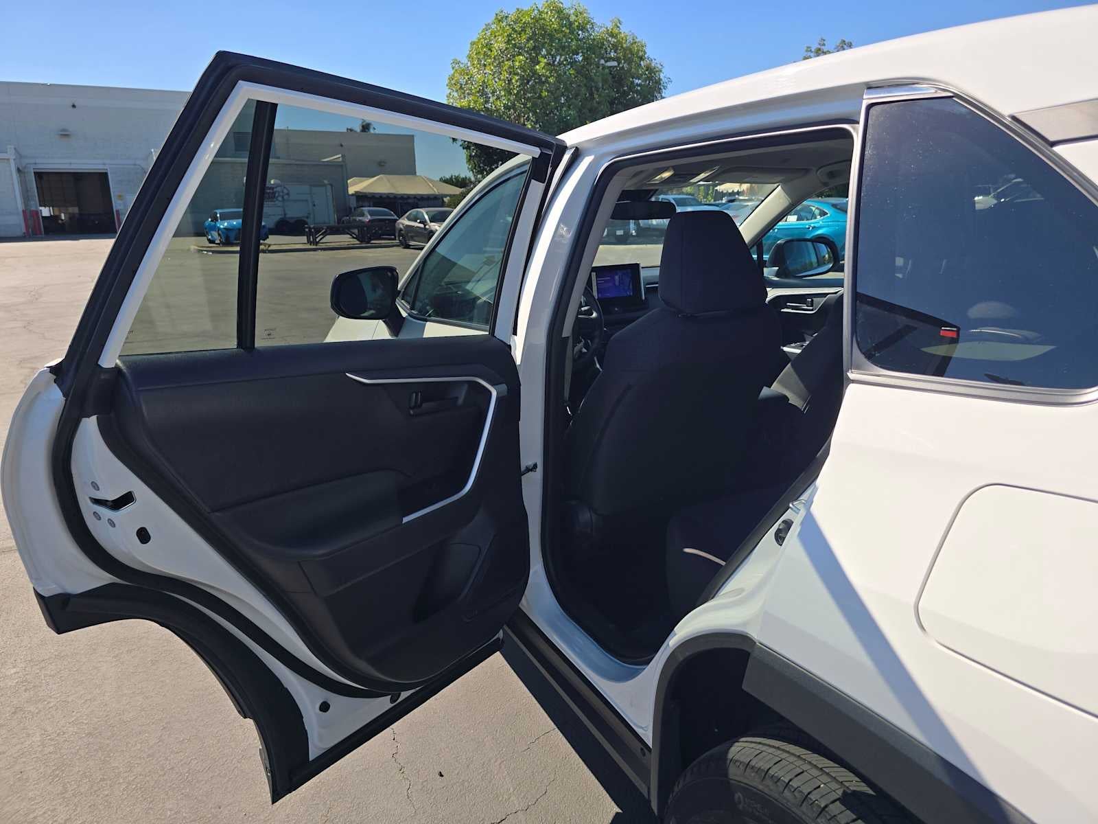 2025 Toyota RAV4 LE