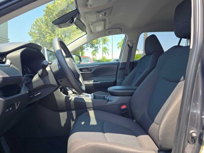 2025 Toyota RAV4 LE