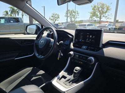 2025 Toyota RAV4 LE