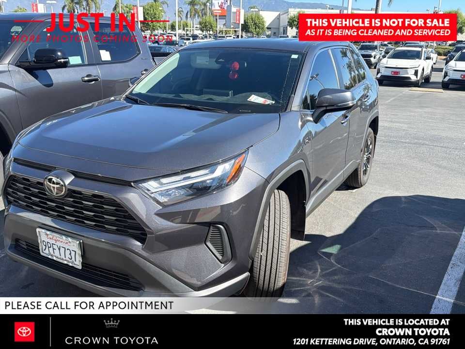 2024 Toyota RAV4 LE