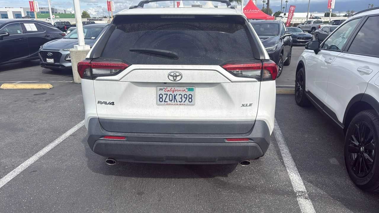 2021 Toyota RAV4 XLE