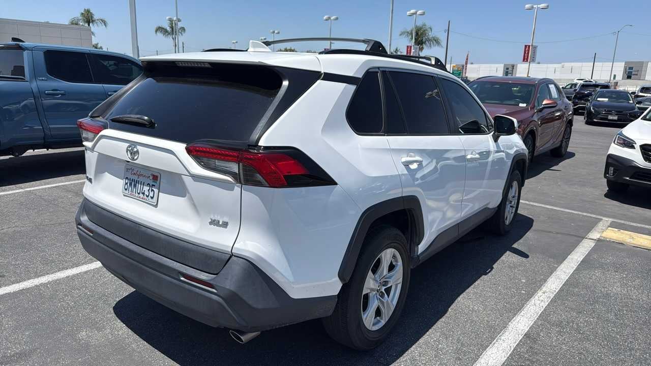 2019 Toyota RAV4 XLE FWD's photo