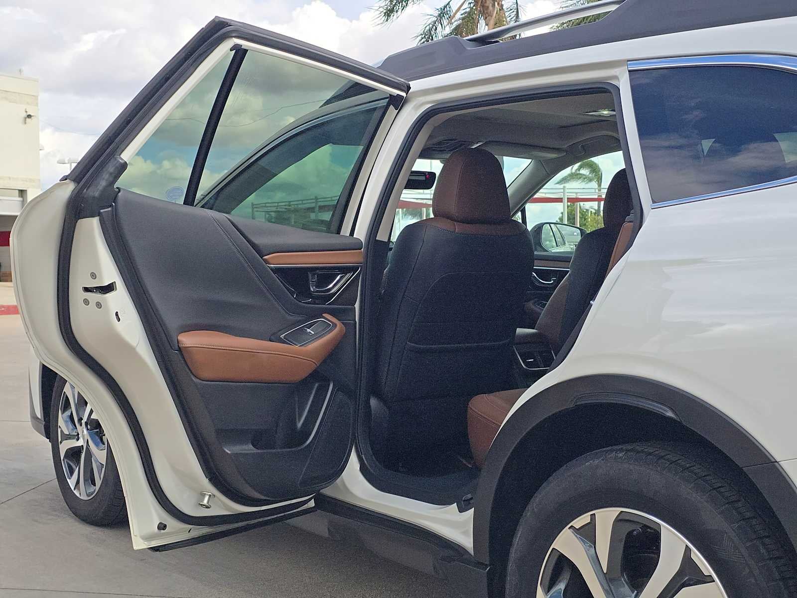 2022 Subaru Outback Touring XT