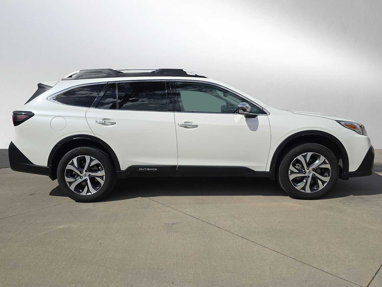 2022 Subaru Outback Touring XT
