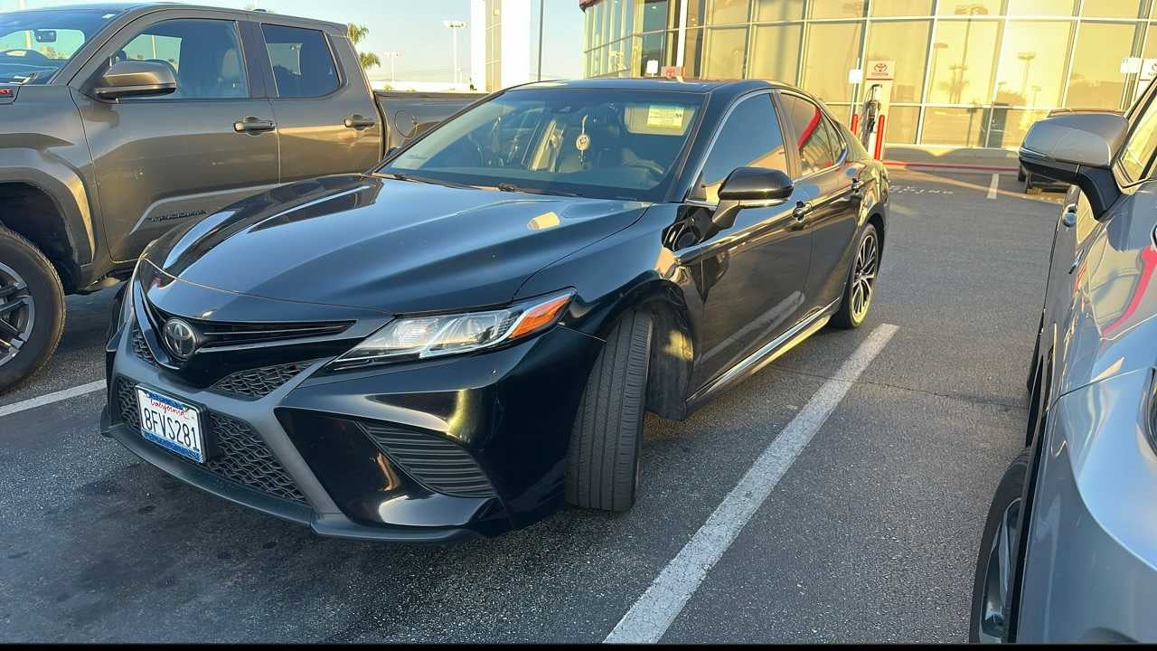 2018 Toyota Camry SE