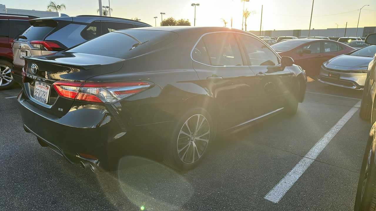 2018 Toyota Camry SE