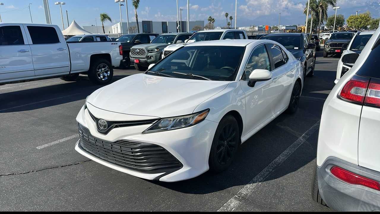 2019 Toyota Camry SE