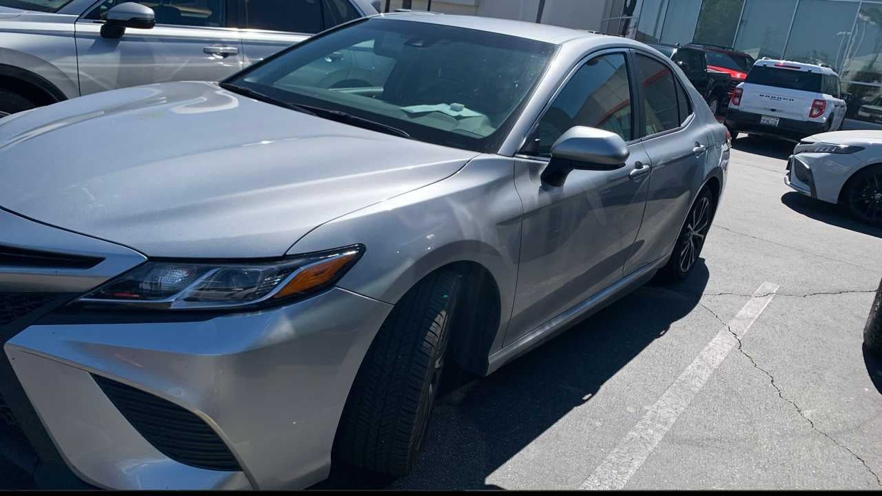 2018 Toyota Camry SE