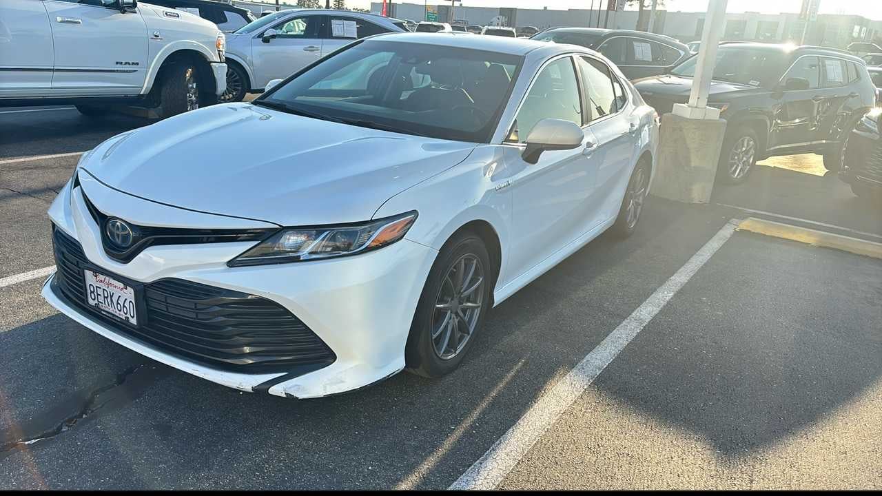 2018 Toyota Camry Hybrid LE