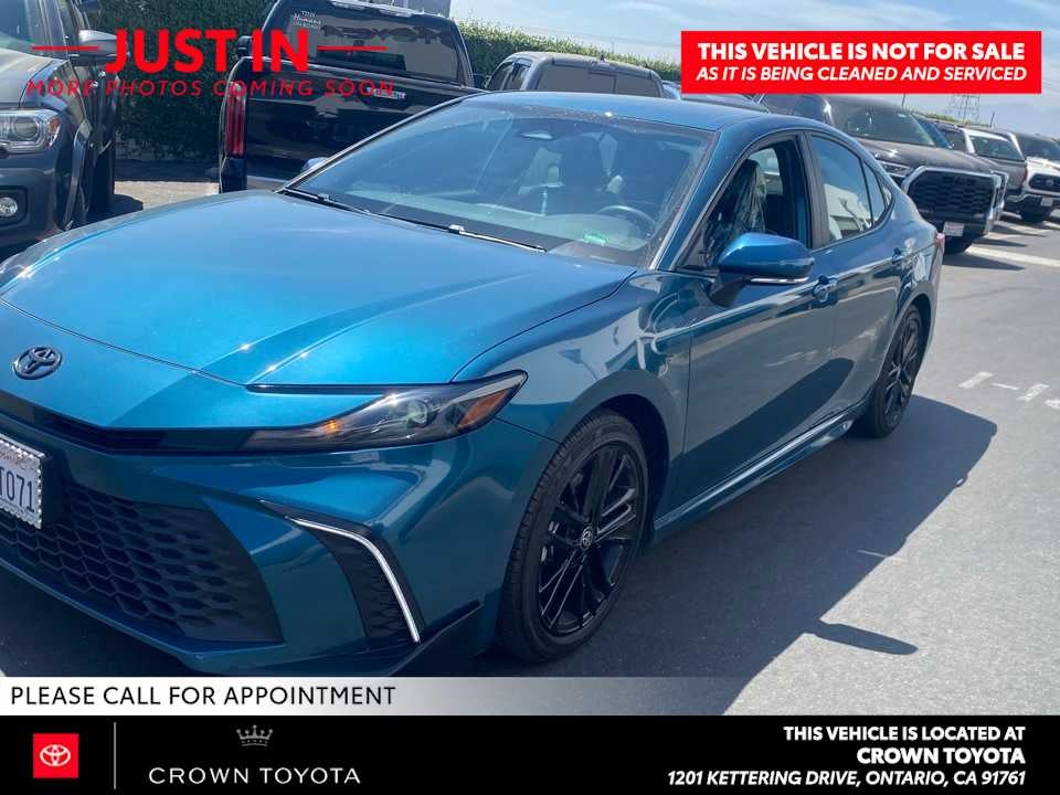 2025 Toyota Camry SE