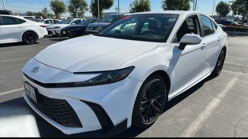2025 Toyota Camry SE