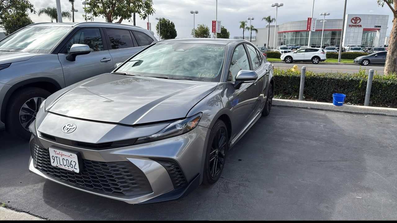 2025 Toyota Camry SE