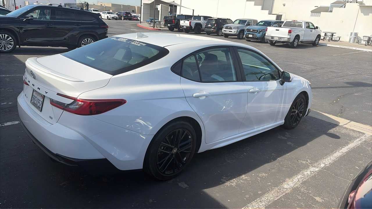 2025 Toyota Camry SE