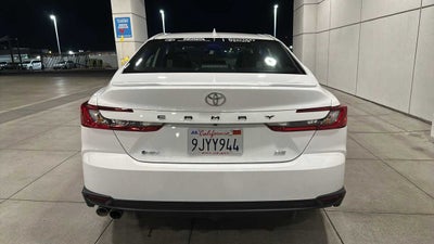2025 Toyota Camry SE
