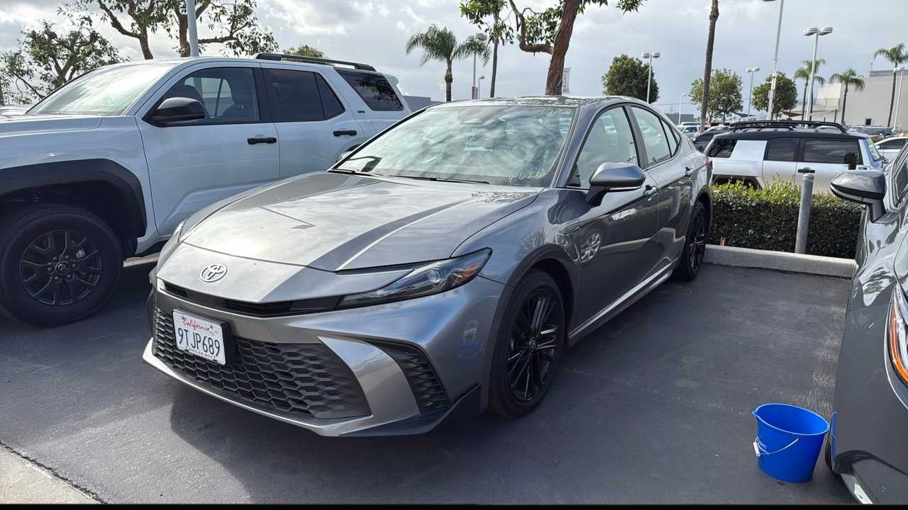 2025 Toyota Camry SE