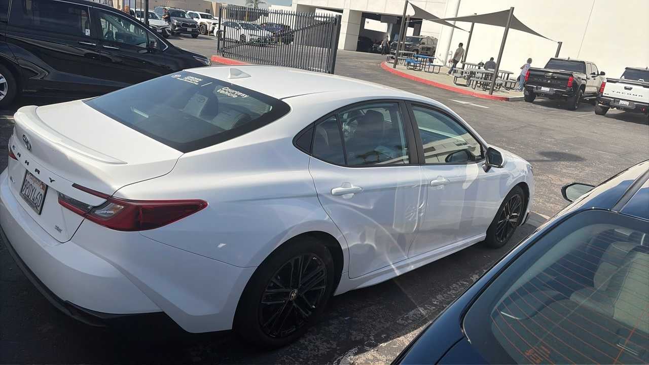 2025 Toyota Camry SE