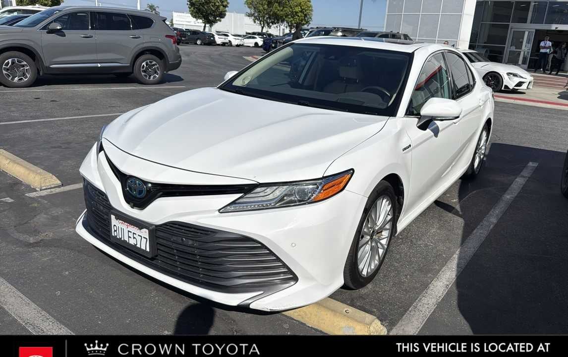 2020 Toyota Camry Hybrid XLE